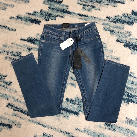🌸New🌸Levi’s low rise straight pant
